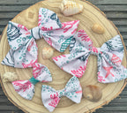 Handmade Dog or Cat Bow - Sailor Bow or Bow tie - White and Pink shells